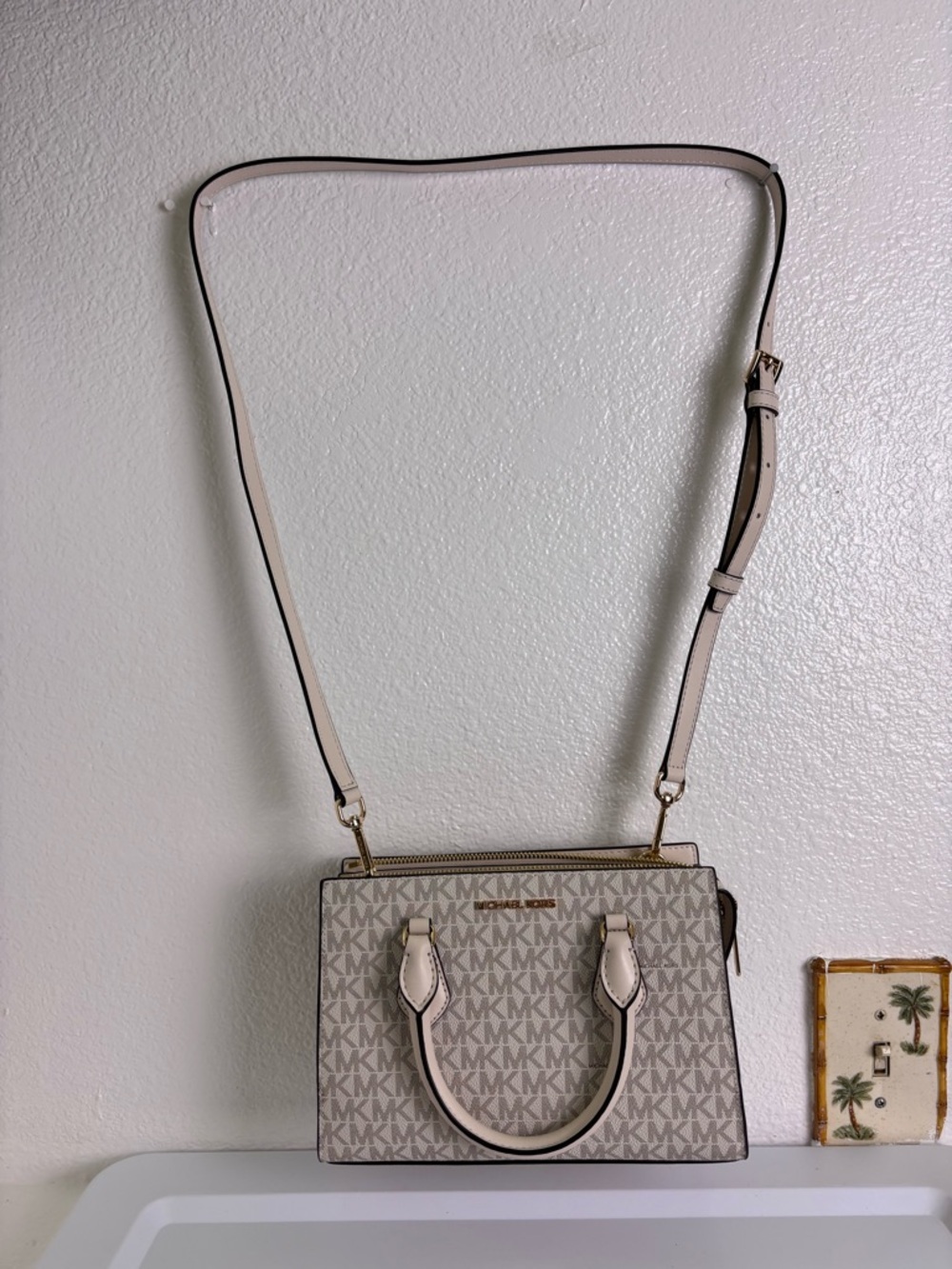 Michael Kors Sheila Small Satchel Light Cream Multi Logo Adjustable Strap - Picture 10 of 11